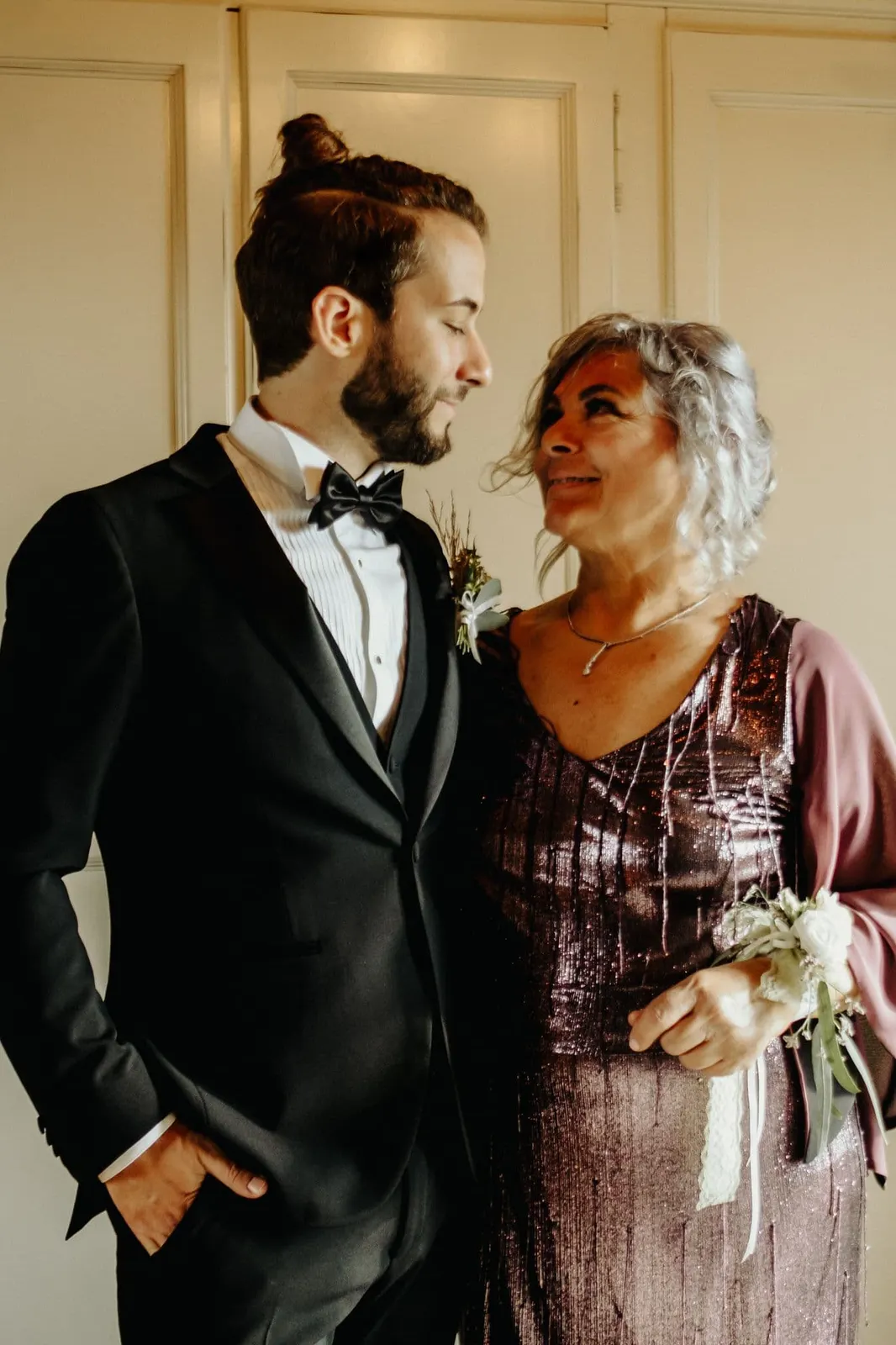 San pietro sopra le acque couple embrace portrait