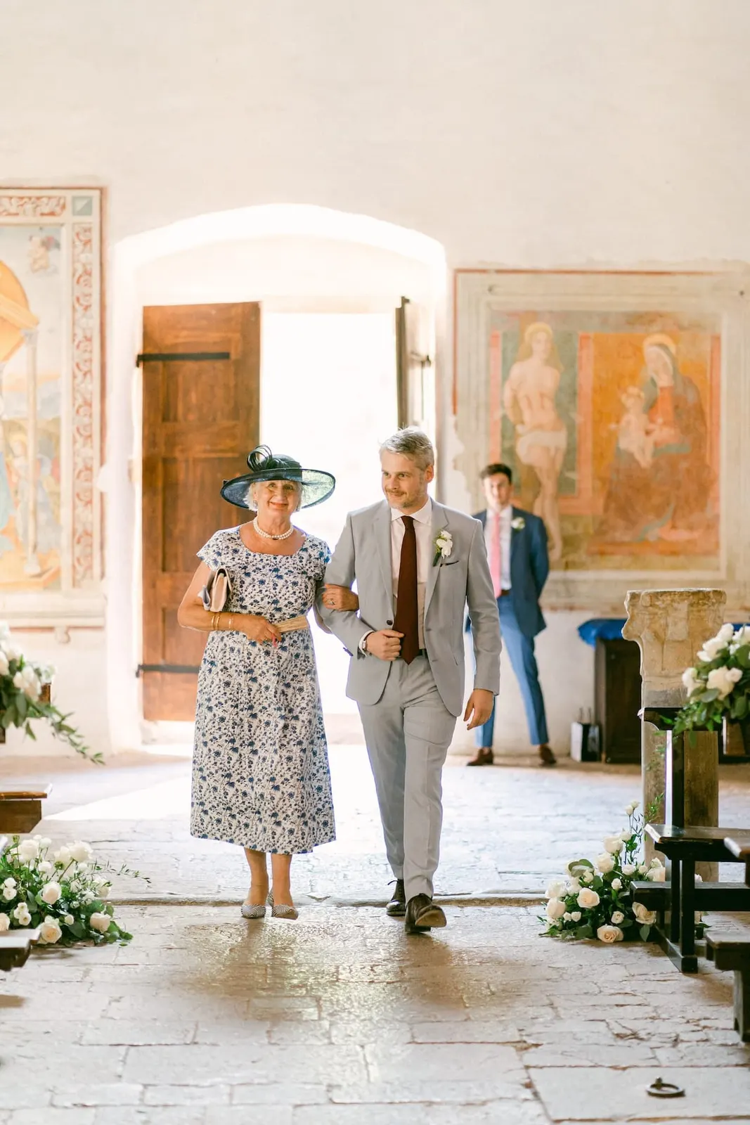Groom mom portrait san pietro valle abbey wedding
