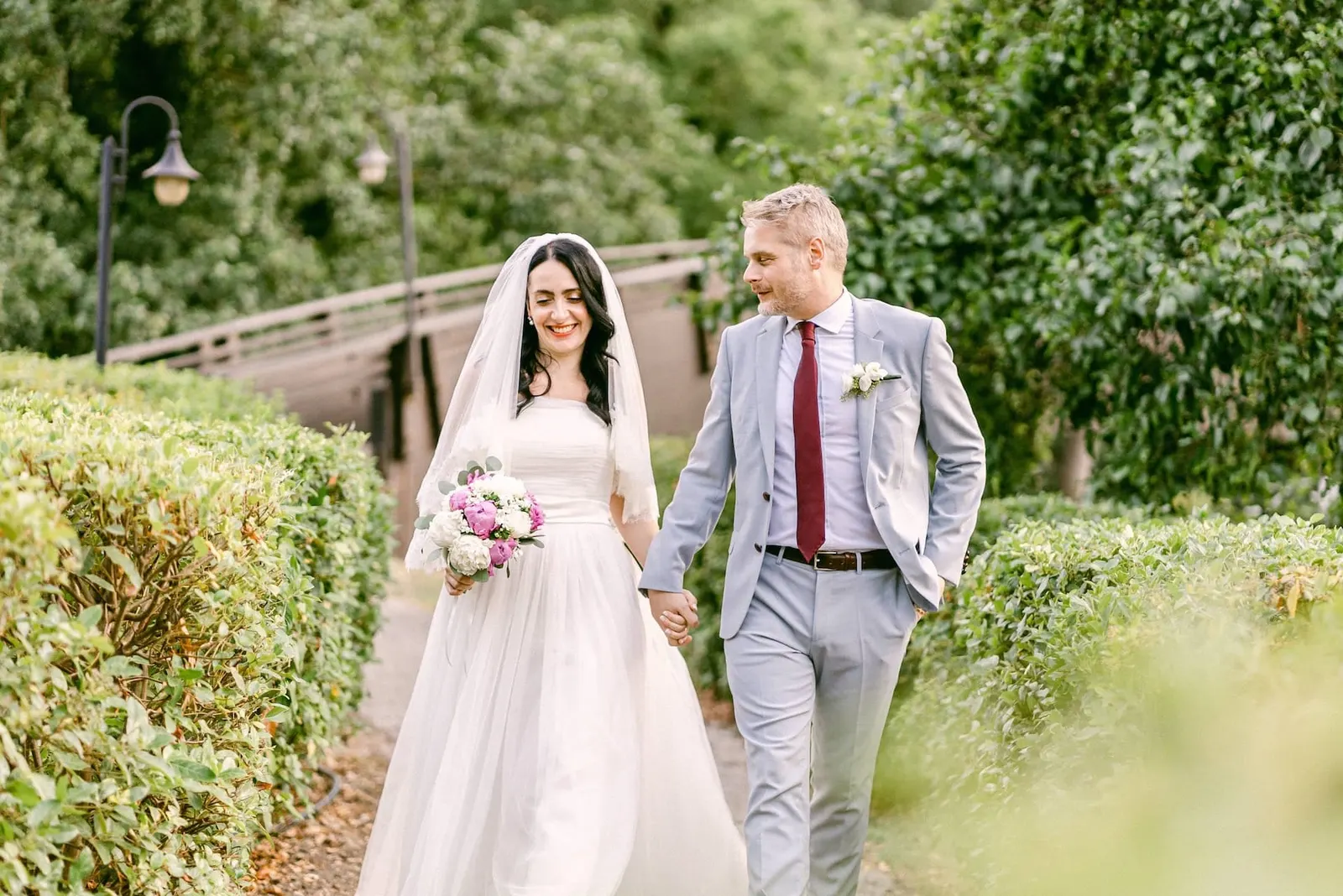 Wedding couple outdoor portrait abbazia san pietro valle