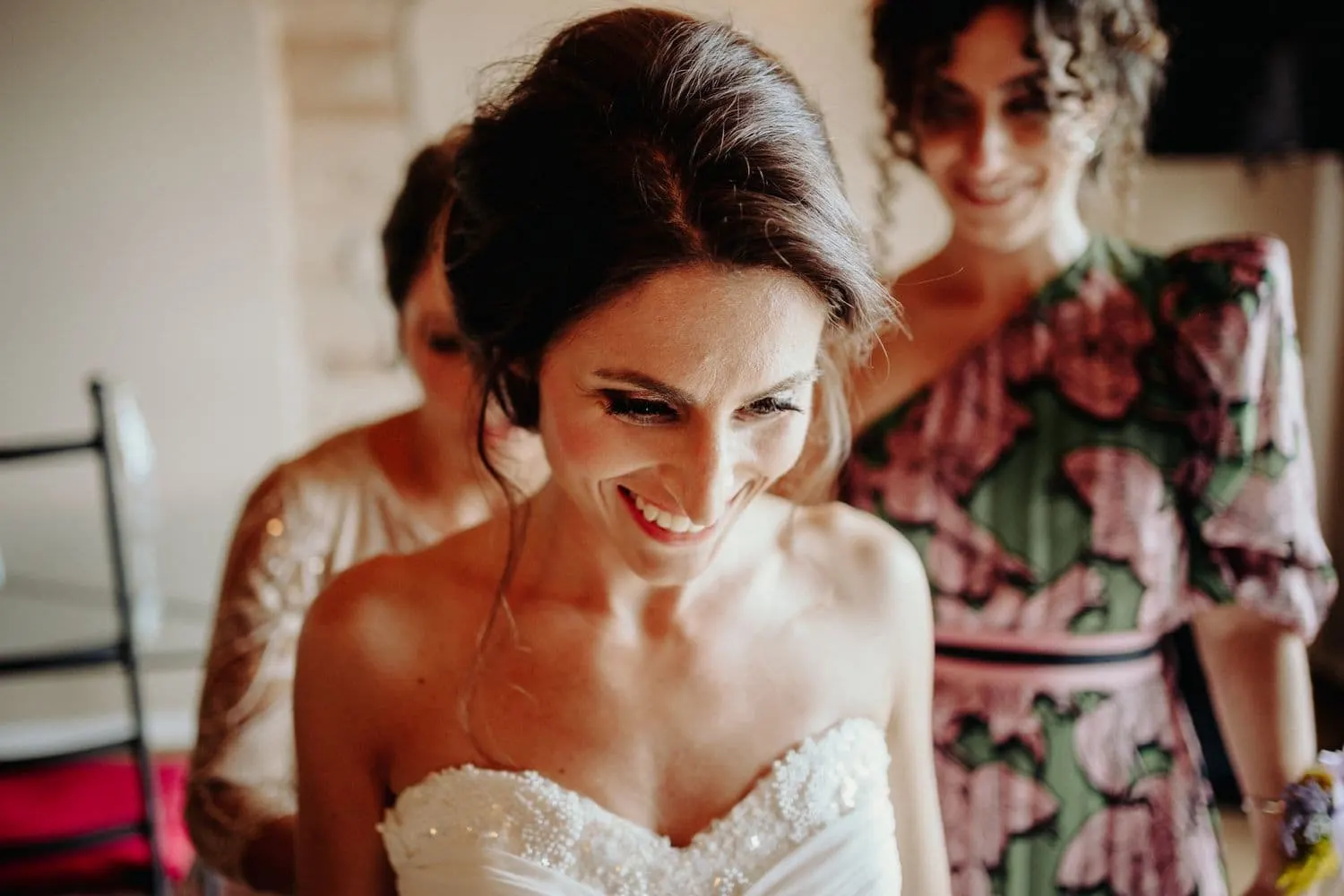Borgo san faustino villa laura wedding ceremony kiss