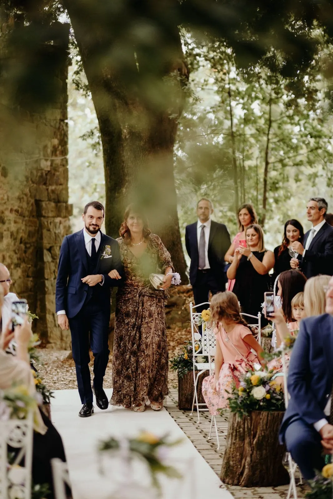 Borgo san faustino villa laura wedding guests outdoor