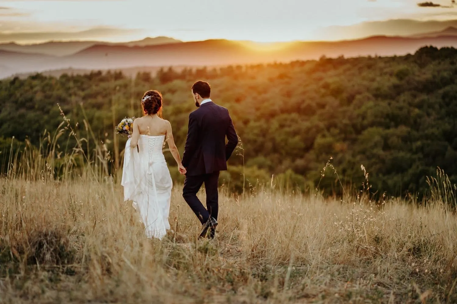 Borgo san faustino villa laura couple golden hour landscape