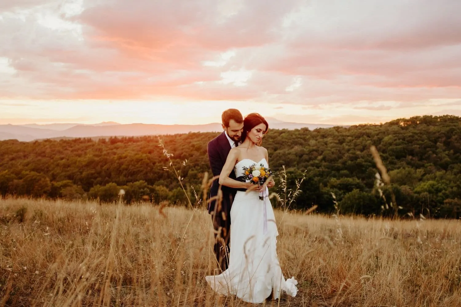 Borgo san faustino villa laura couple golden light countryside